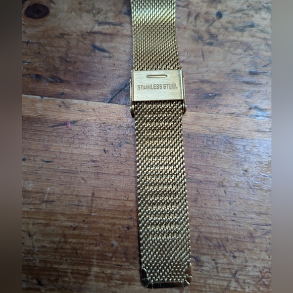 Versace Gold Medusa Gold Mesh Watch 36mm - Picture 2 of 7